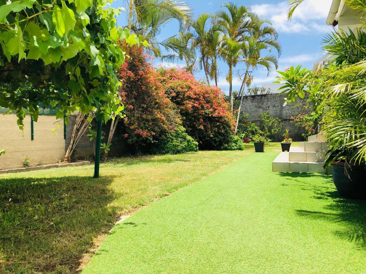 La Villa Mae Saint Pierre Bagian luar foto